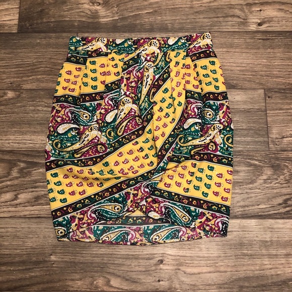 BCBGMaxAzria Dresses & Skirts - BCBG MaxAzria Pleated Skirt - Size S - Pockets!